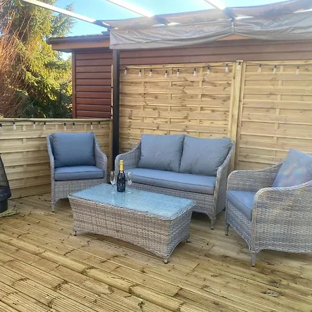 Luxury Log With Hot Tub- * 约克