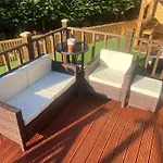 別荘 Luxury Log With Hot Tub- ヨーク